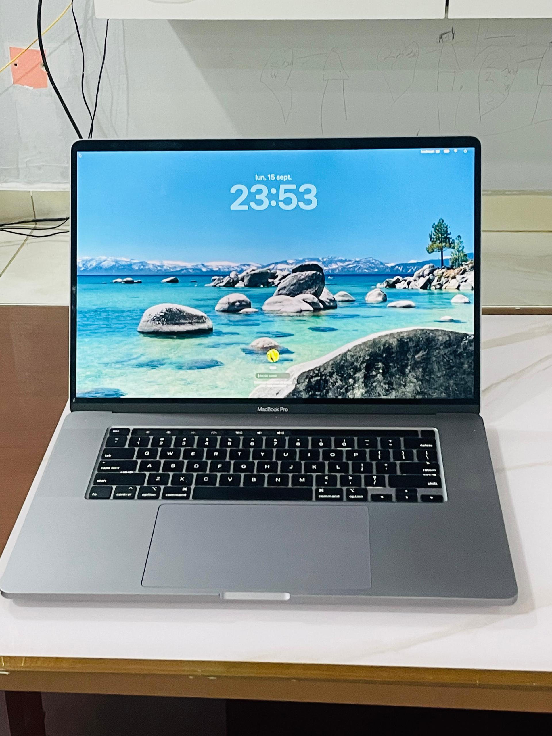 MacBook Pro 2019 16"